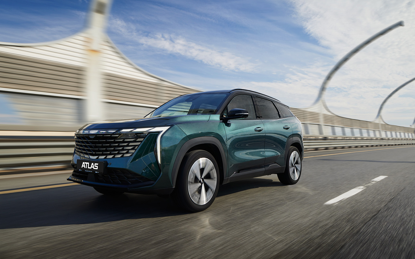 Обзор нового Geely Atlas: комплектации и цены