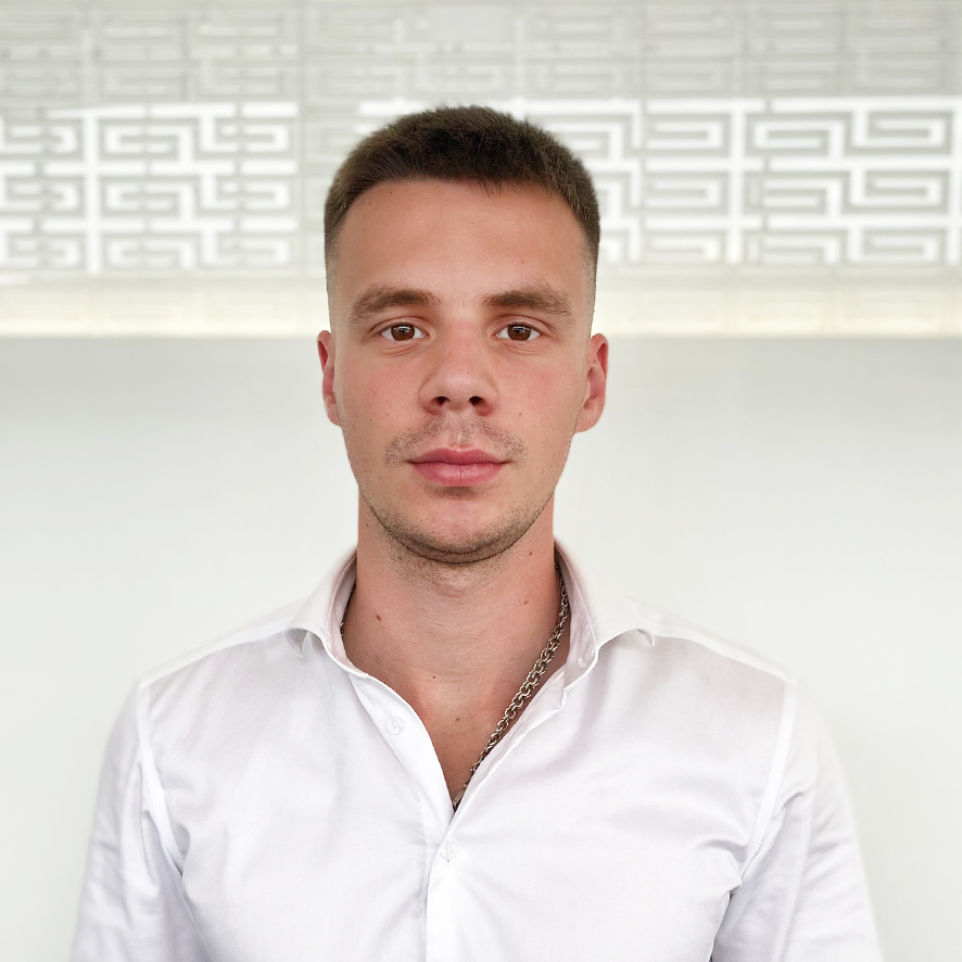 Артём Пономарёв - Менеджер по продажам автомобилей с пробегом