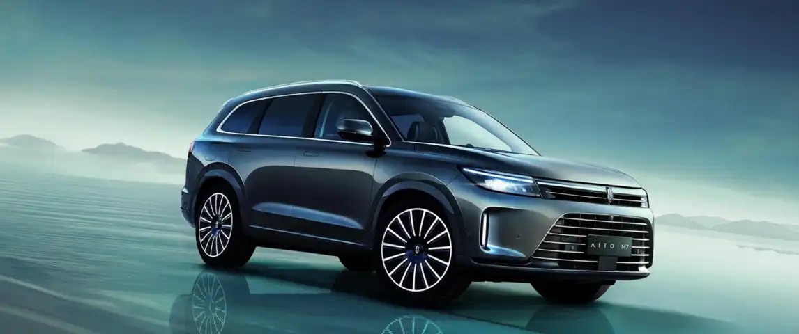 Сравниваем AITO M7 и SERES M7: Что лучше выбрать