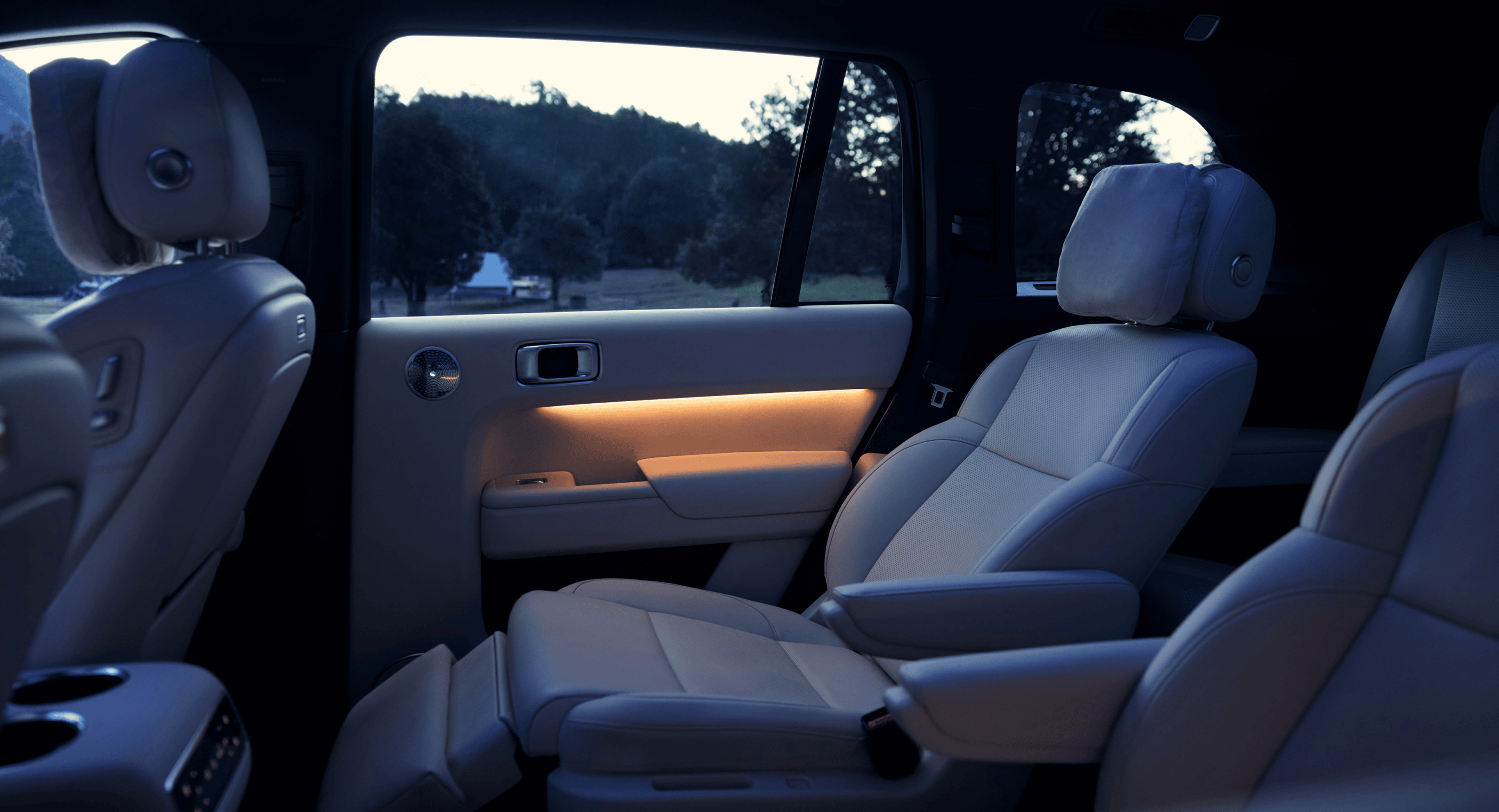 Атмосферная подсветка, очиститель и ароматизатор воздуха