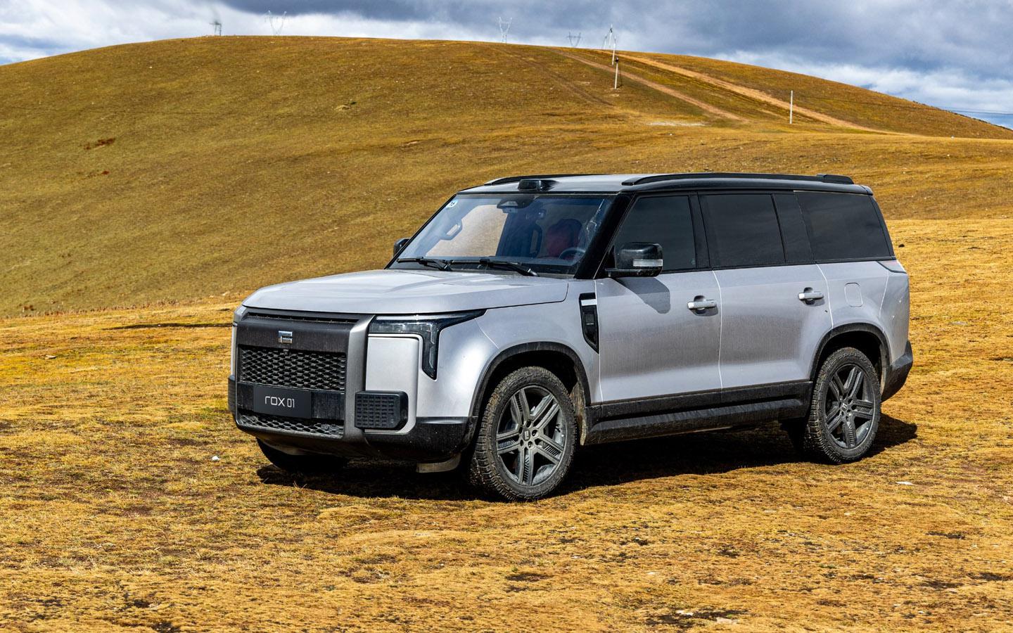 РБК: «Начались продажи гибридного кроссовера Rox 01. Чем он лучше Rolls-Royce»