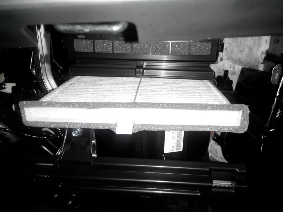 Как поменять салонный фильтр на Mazda CX-5