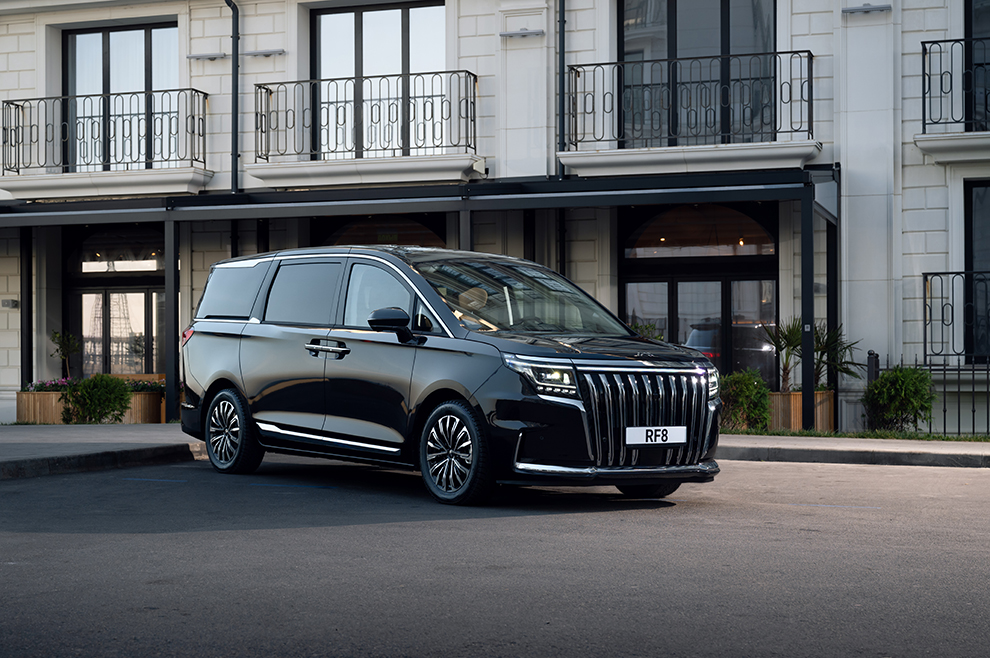 JAC объявляет о старте продаж минивэна RF8