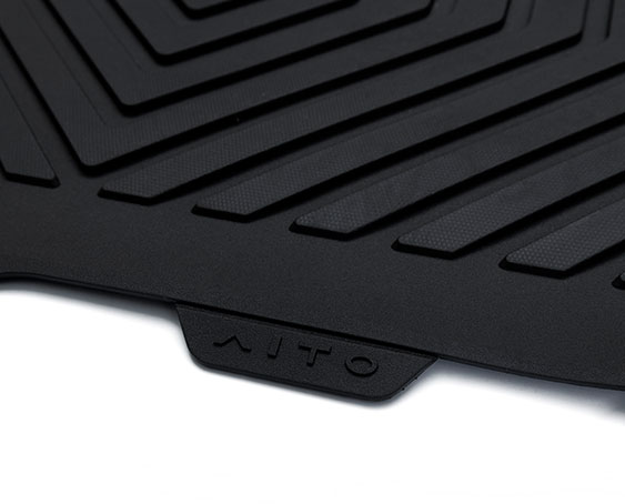 Коврики в салон 6-местного AITO M7. Материал: TPE. Цвет: коричневый