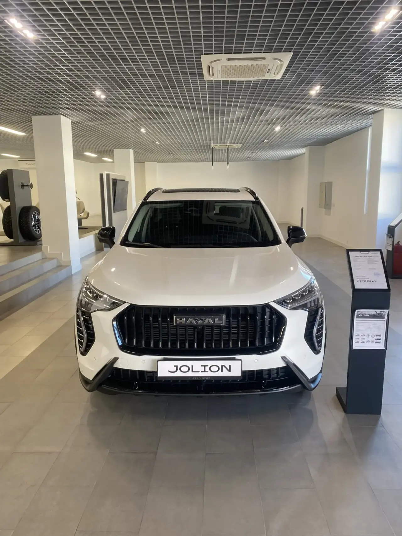 Обзор Haval Jolion: дизайн, салон, управление