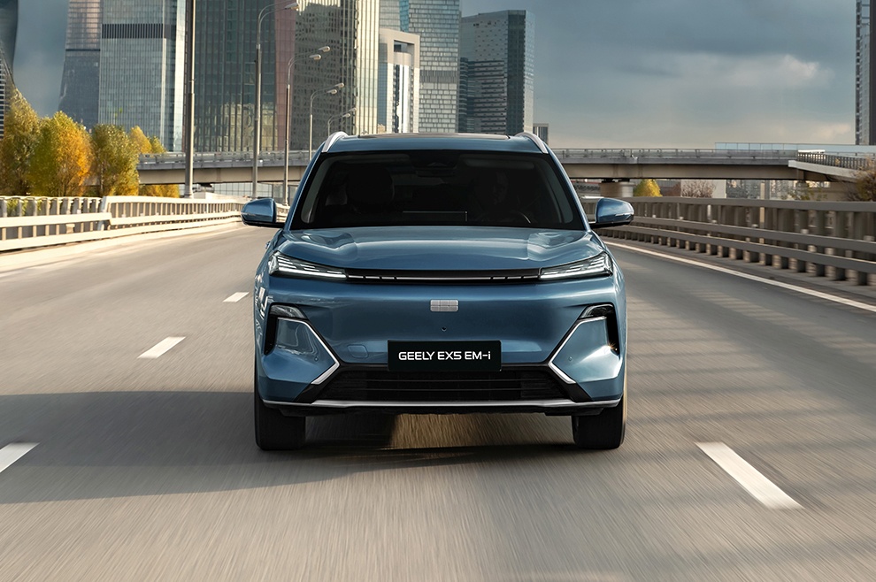 Geely EX5 EM-i стал лидером продаж в России среди гибридов в январе 2026 года