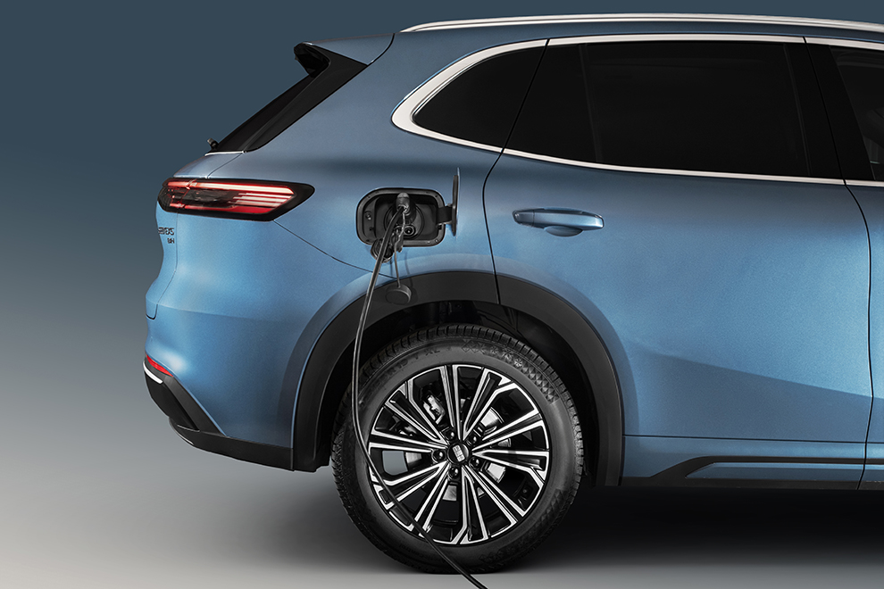 <h1 style="text-transform: none;">Зарядка и аксессуары для электромобилей и гибридов</h1>