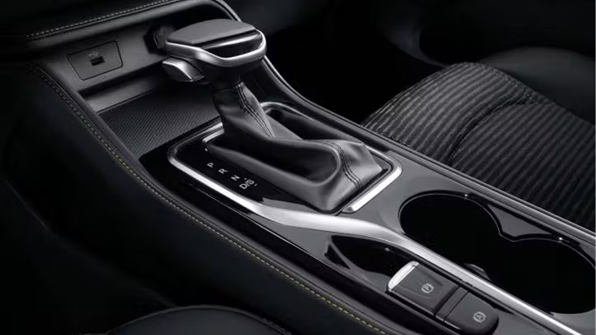 МОСКВИЧ 3 с механикой или вариатором — что выбрать?