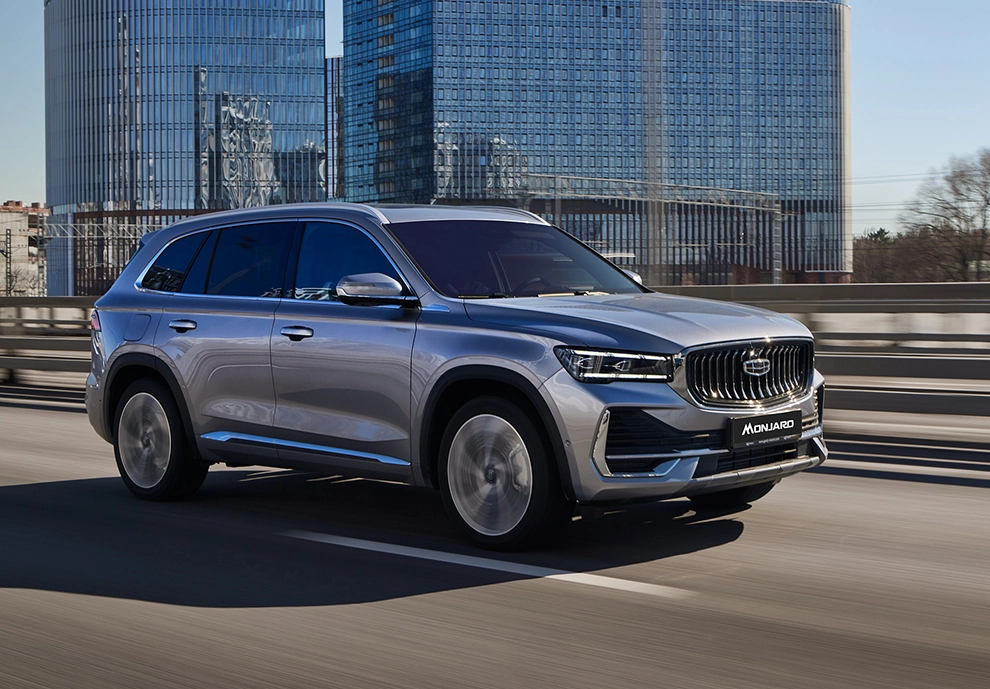 Geely представляет обновленную базовую версию кроссовера Geely Monjaro в России